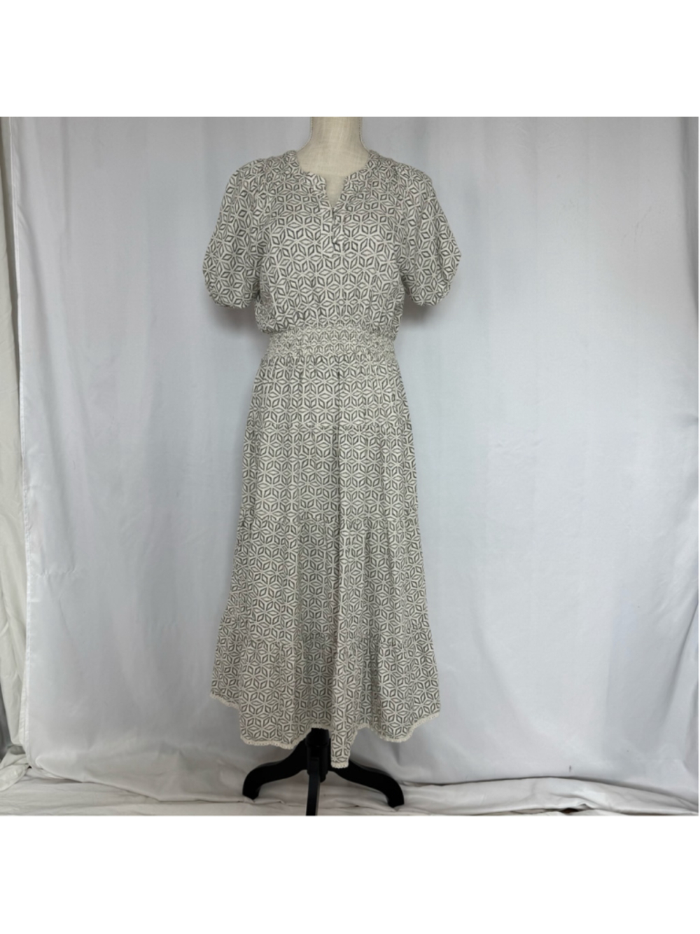 dRA Los Angeles Anthropologie
Dress Midi Length Sz M